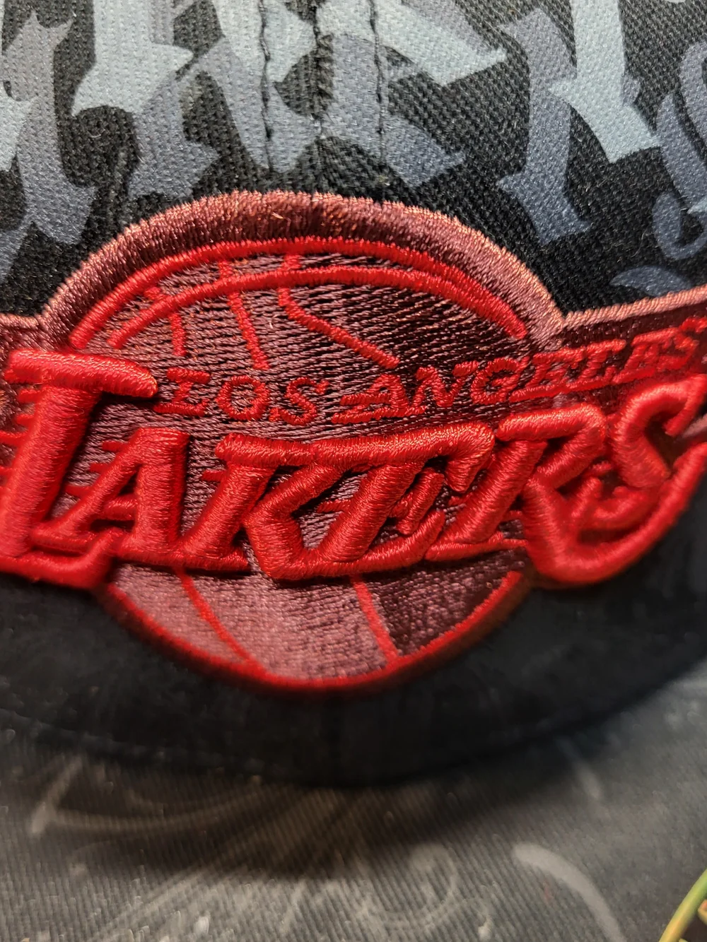 *NEW* Adidas Los Angeles Lakers Black Red Gothic NBA 210 Hat Flexfit 6 7/8-7 1/4